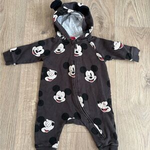 Disney Mickey Mouse Baby Hoodie One-Piece | H&M | Size 0-4 months ´🖤